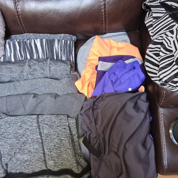 Kim Wimberly Assorted Clothes - Picture 5 of 6